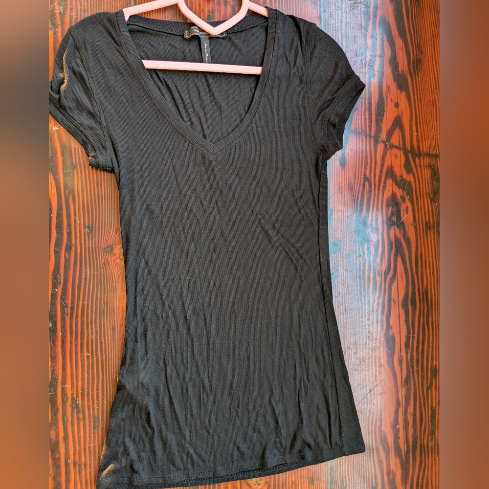BCBGMaxAzria Black Short Sleeve V-Neck Tee
